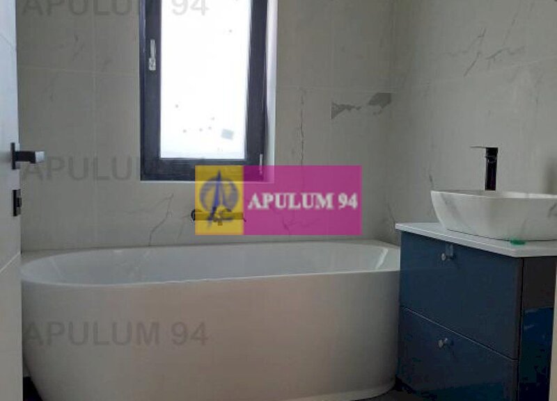 Sabareni, casa noua, 3 camere, 2 bai, terasa, CT, pivnita
